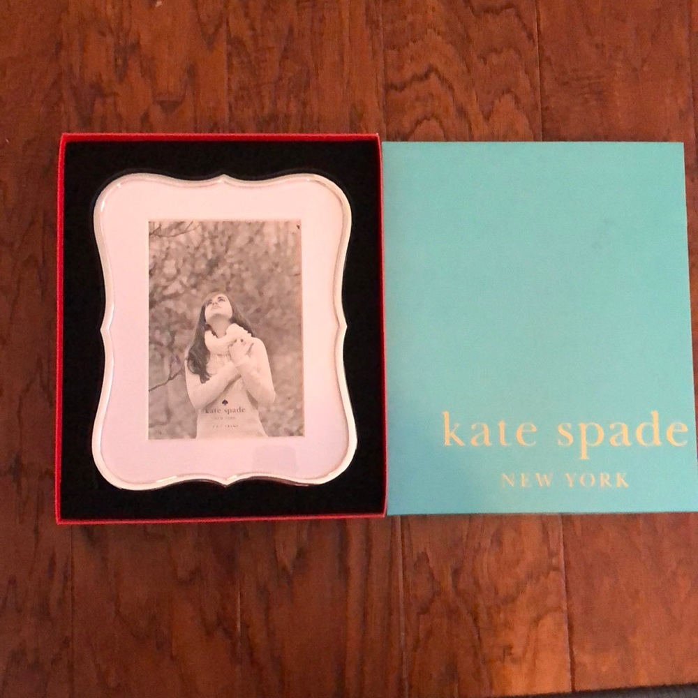 Brand New! Kate Spade ♠️ picture frame.
